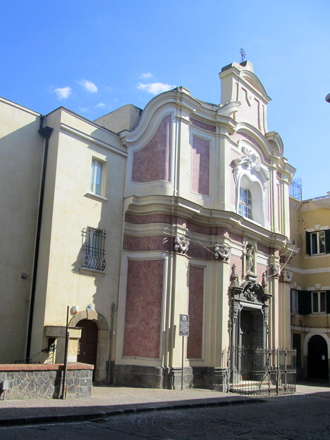 Chiesa di S. Raffaele Arcangelo (chiesa, parrocchiale) - Pozzuoli (NA) 