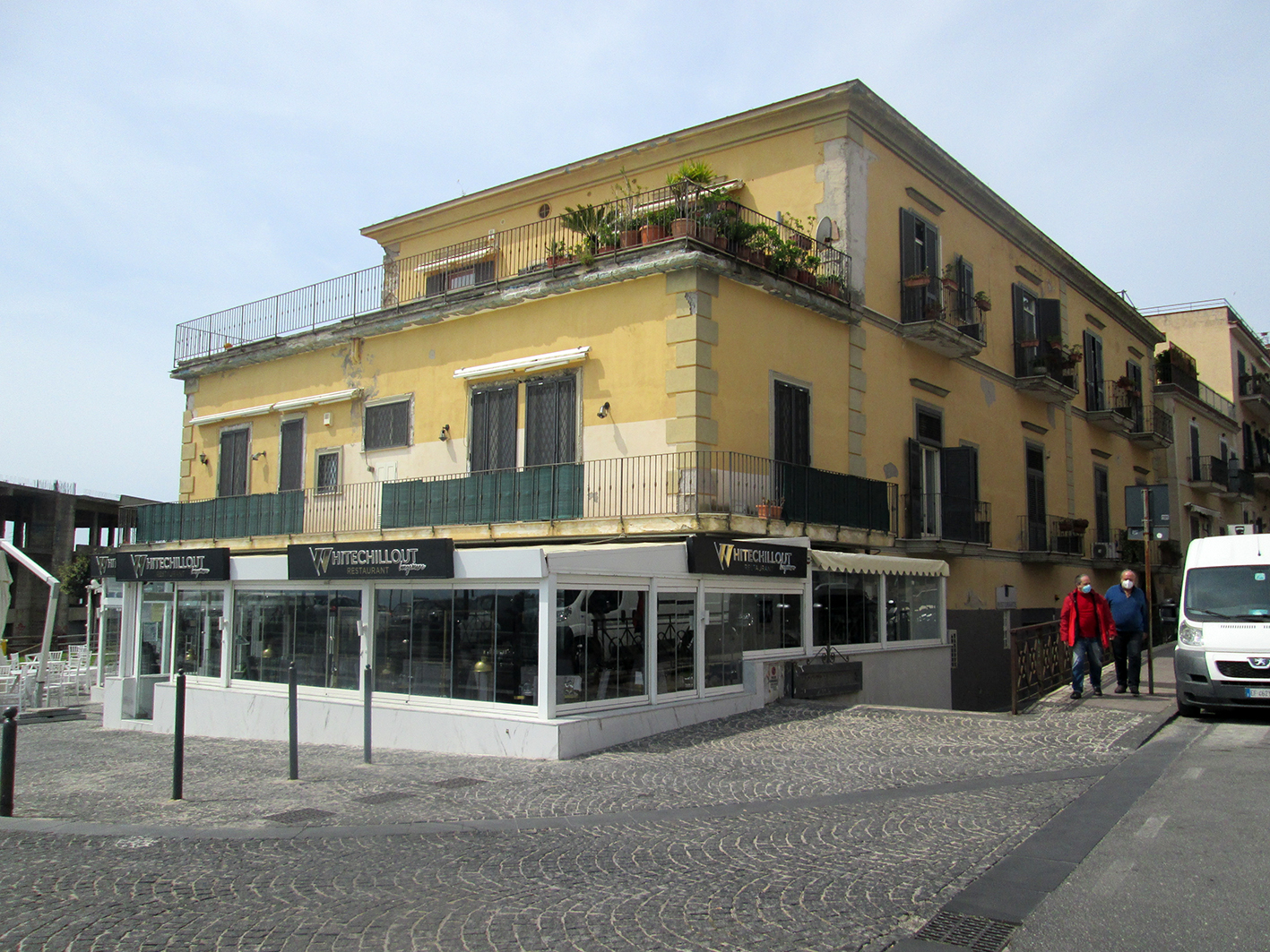 [Palazzo in Via Giacomo Matteotti, 44-46-48-50] (palazzo, civico) - Pozzuoli (NA) 