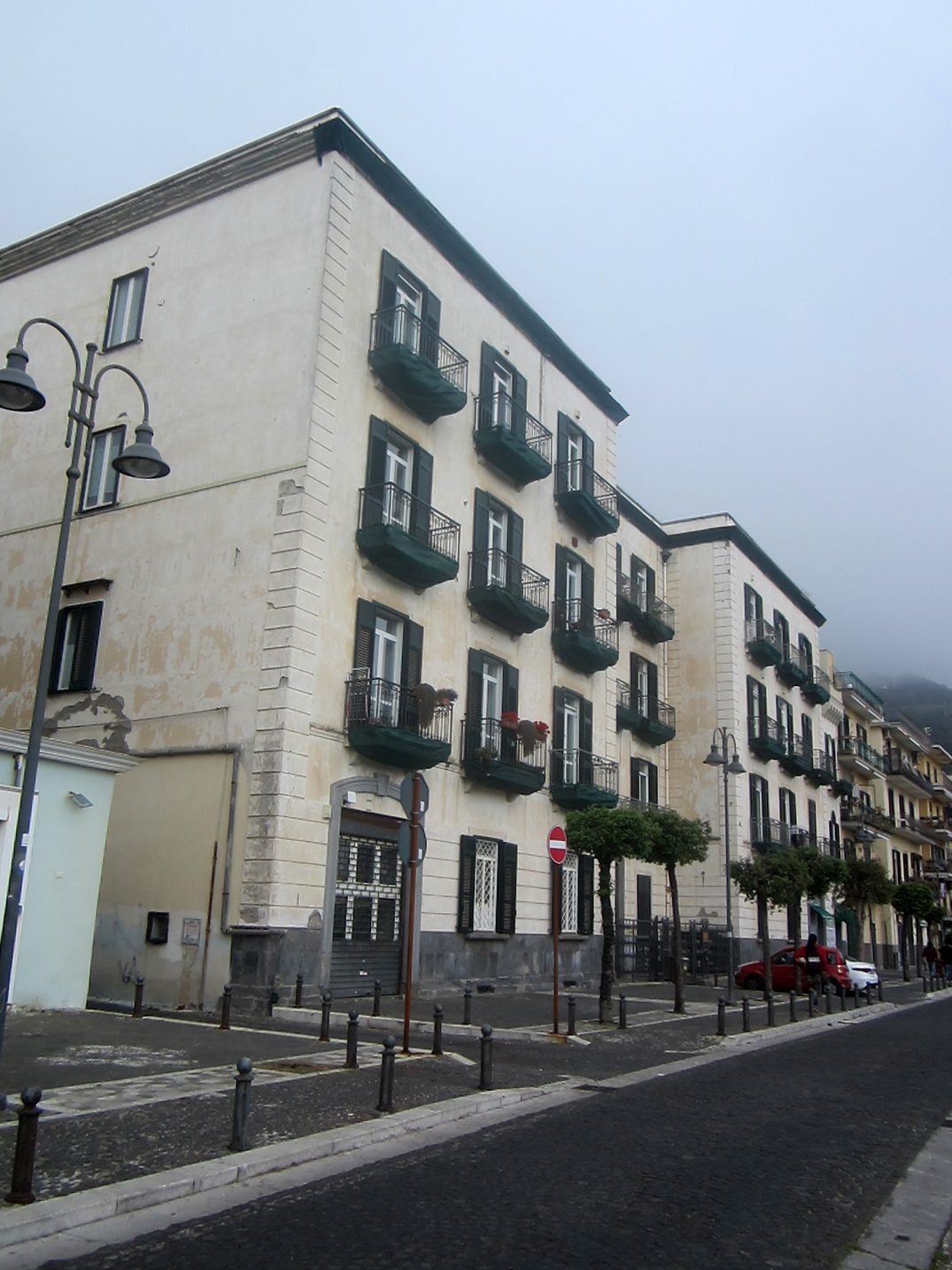 [Palazzo in Corso Umberto, 145-147-149-151] (palazzo, civico) - Pozzuoli (NA) 