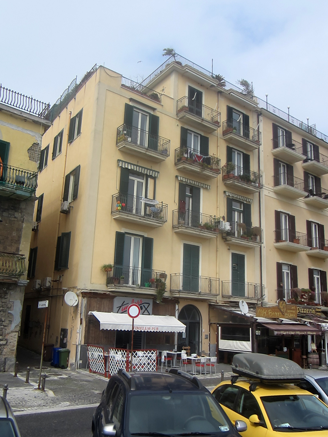 [Palazzo in Corso Umberto, 89-91-93] (palazzo, civico) - Pozzuoli (NA) 