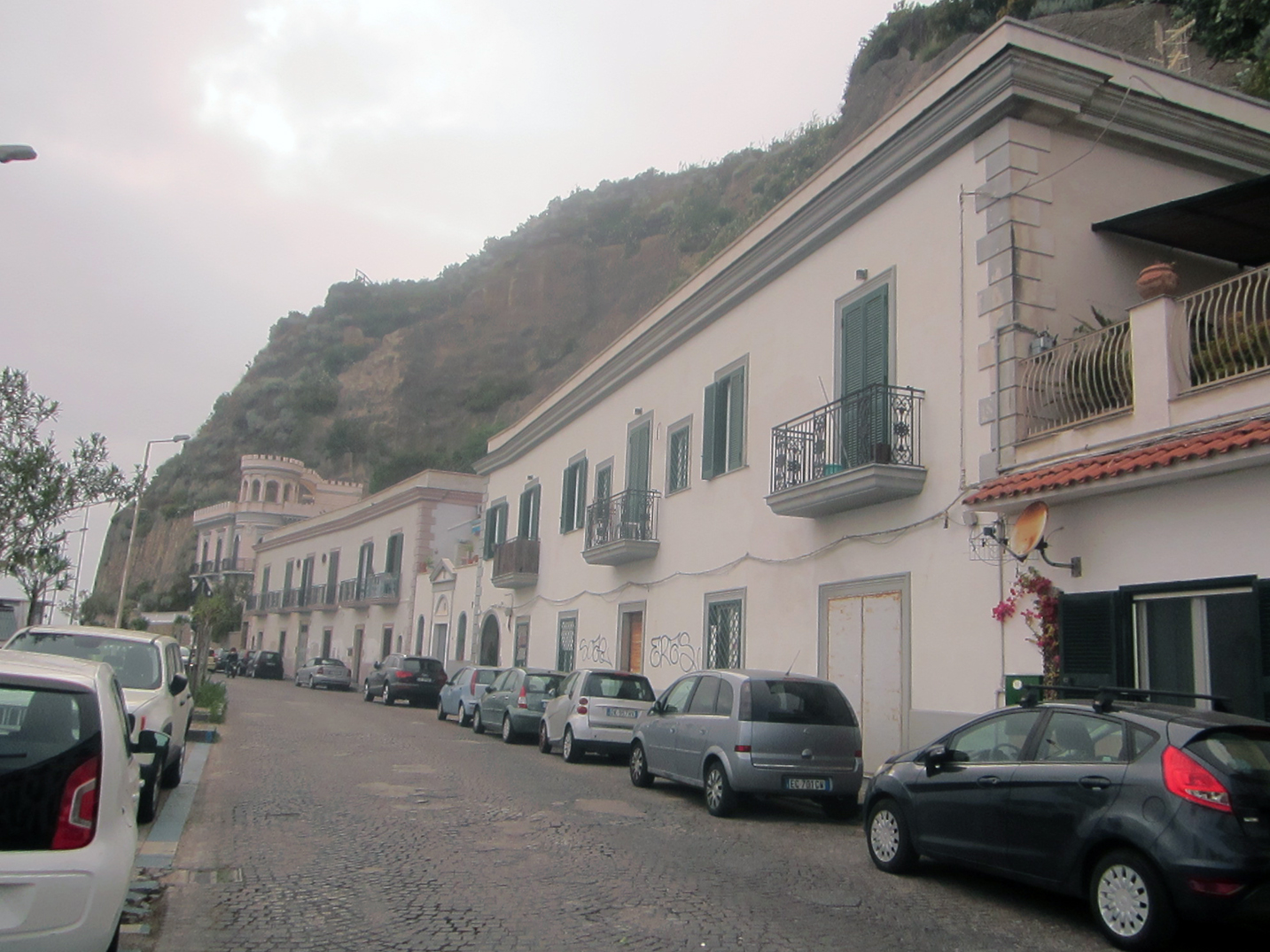 [Palazzo in Via Napoli, 97-99-101-103-105] (palazzo, civico) - Pozzuoli (NA) 