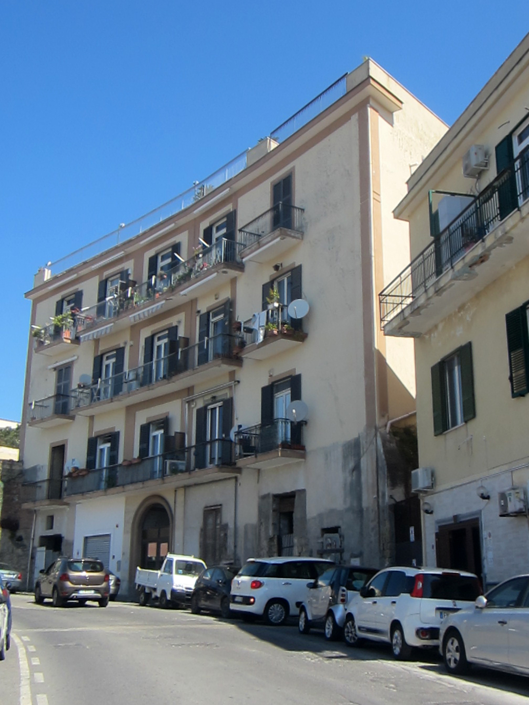 Palazzo Guarino (palazzo, civico) - Pozzuoli (NA) 