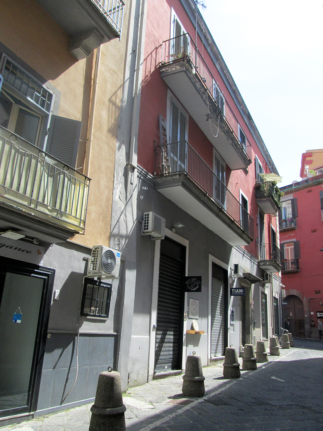 [Palazzo in Via Gabriella Portese, 16] (palazzo, civico) - Pozzuoli (NA) 