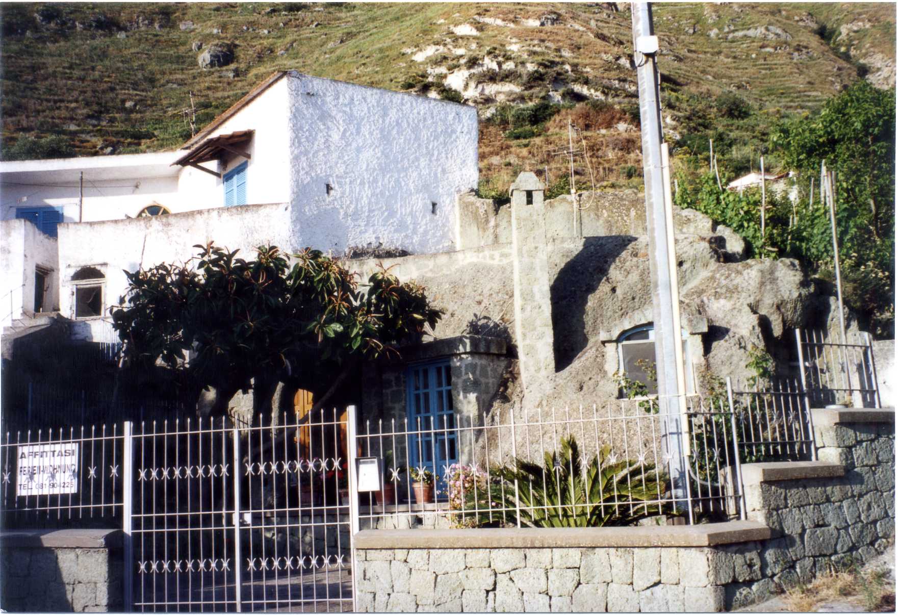 Casa rurale (casale) - Serrara Fontana (NA) 