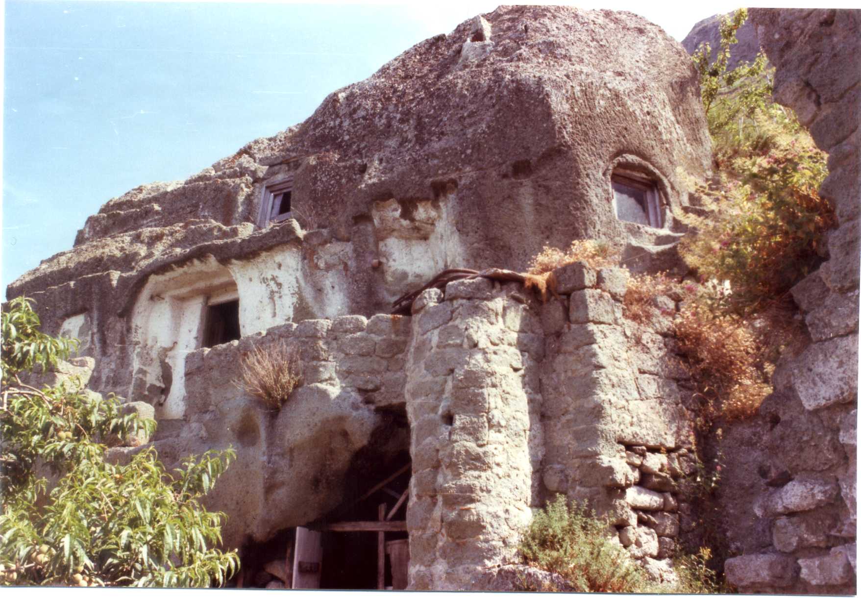 Casa rurale (casale) - Serrara Fontana (NA) 