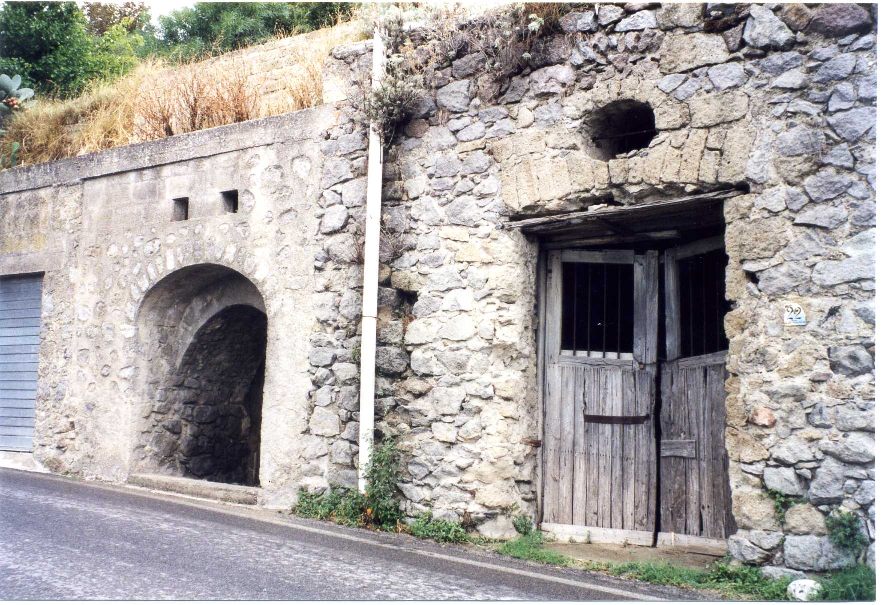 cellaio rurale (capannone, agricolo) - Barano d'Ischia (NA) 