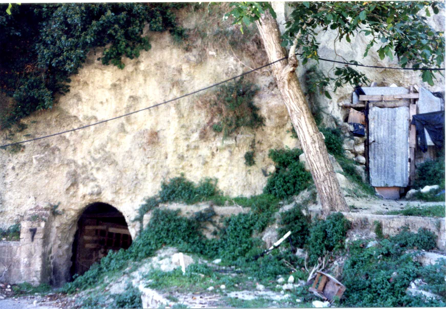 cellaio rurale (rimessa) - Serrara Fontana (NA) 