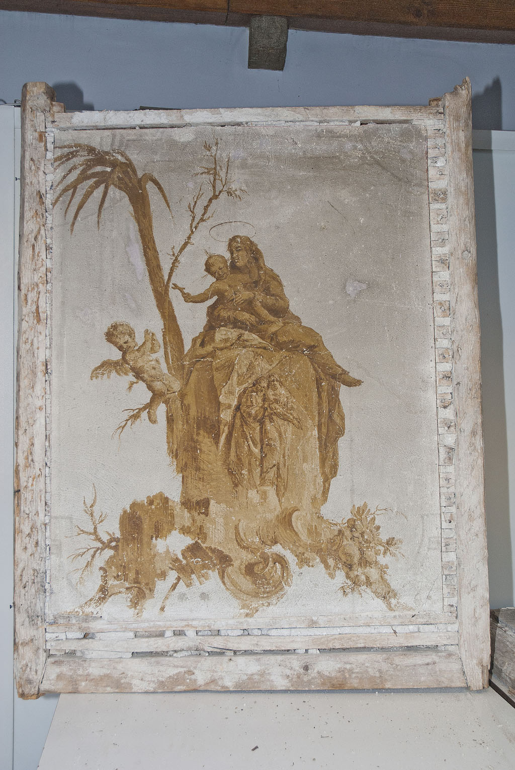 Madonna con Bambino, Madonna con Bambino (affresco, frammento) di Chiarottini, Francesco (attribuito) - ambito veneto-friulano (seconda metà XVIII)