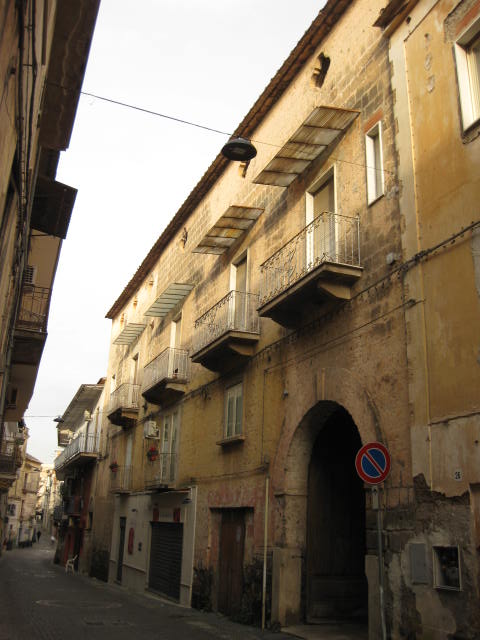 Palazzo Cuccari (palazzo, privato) - Vitulazio (CE) 