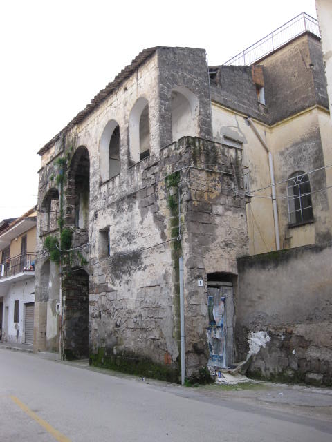 palazzo, privato - Vitulazio (CE) 