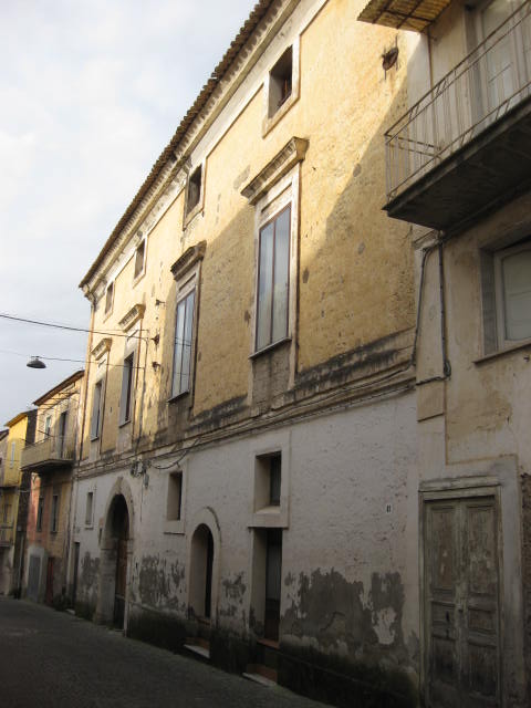 palazzo, privato - Vitulazio (CE) 