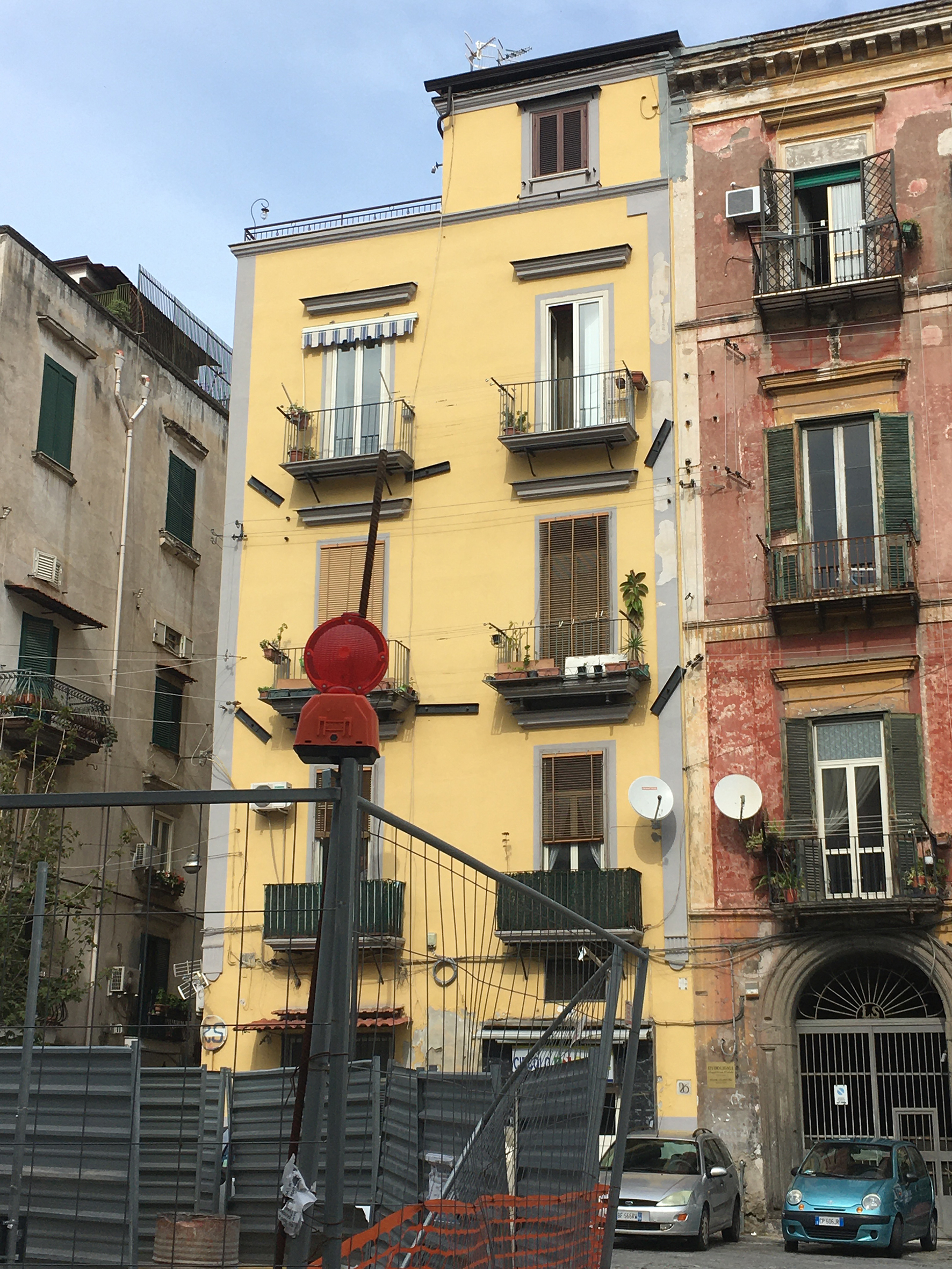 [Palazzo in Via Salita Pontenuovo, 72] (palazzo) - Napoli (NA) 