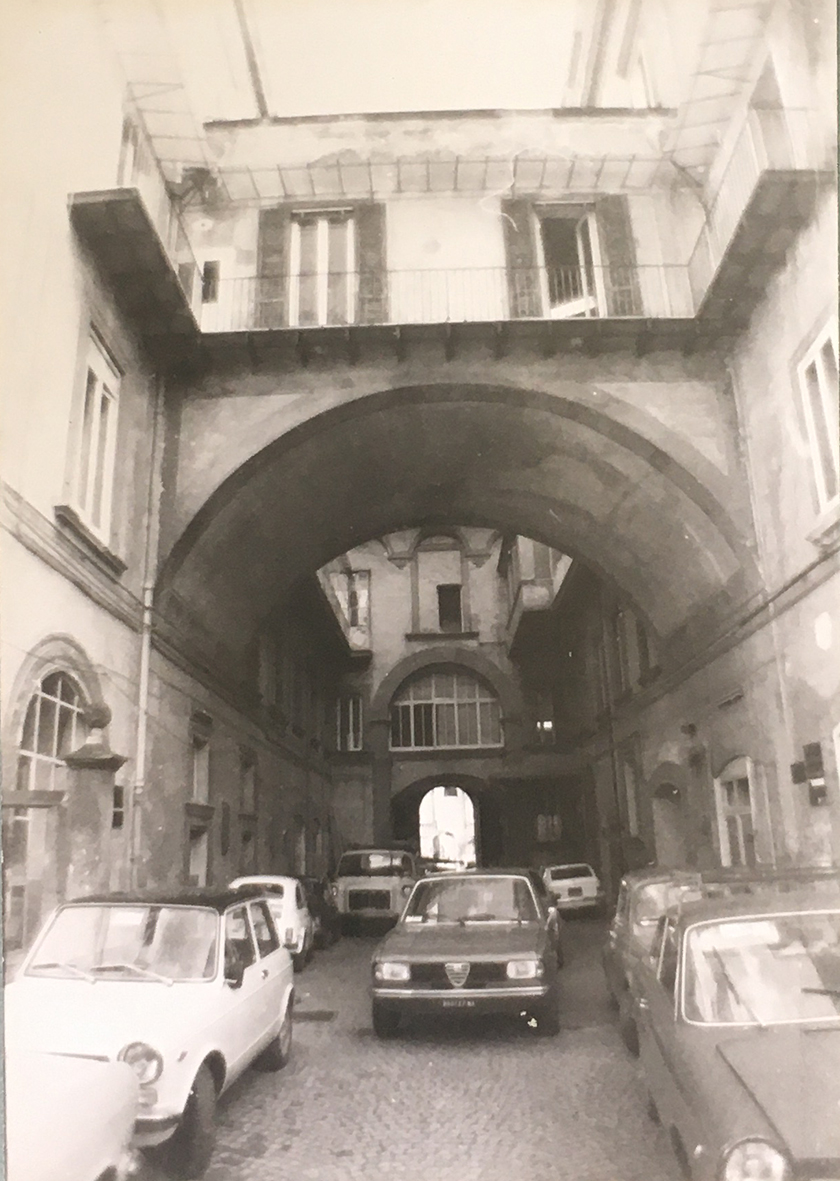 Palazzo Firrao: cortile interno (palazzo) - Napoli (NA) 
