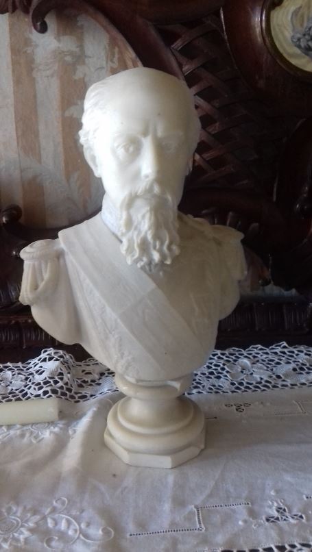 Mezzo busto di Re Umberto, ritratto (scultura) - ambito italiano (XX)