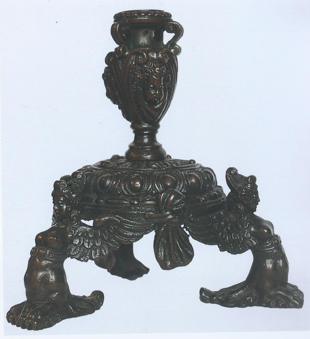 sfingi, mascheroni e motivi decorativi (candeliere) di Roccatagliata Niccolò (inizio XVII)