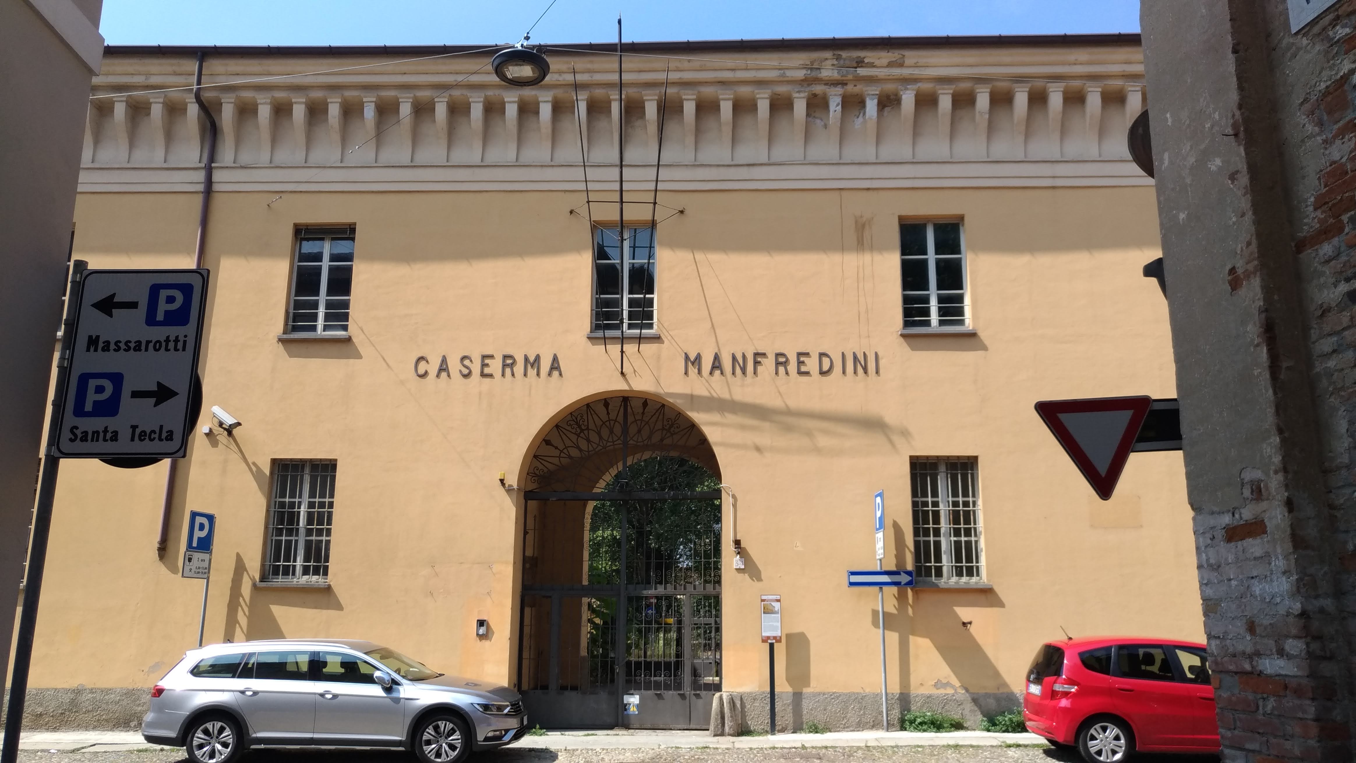 Caserma Manfredini (caserma, militare) - Cremona (CR)  (XVI; XXI)