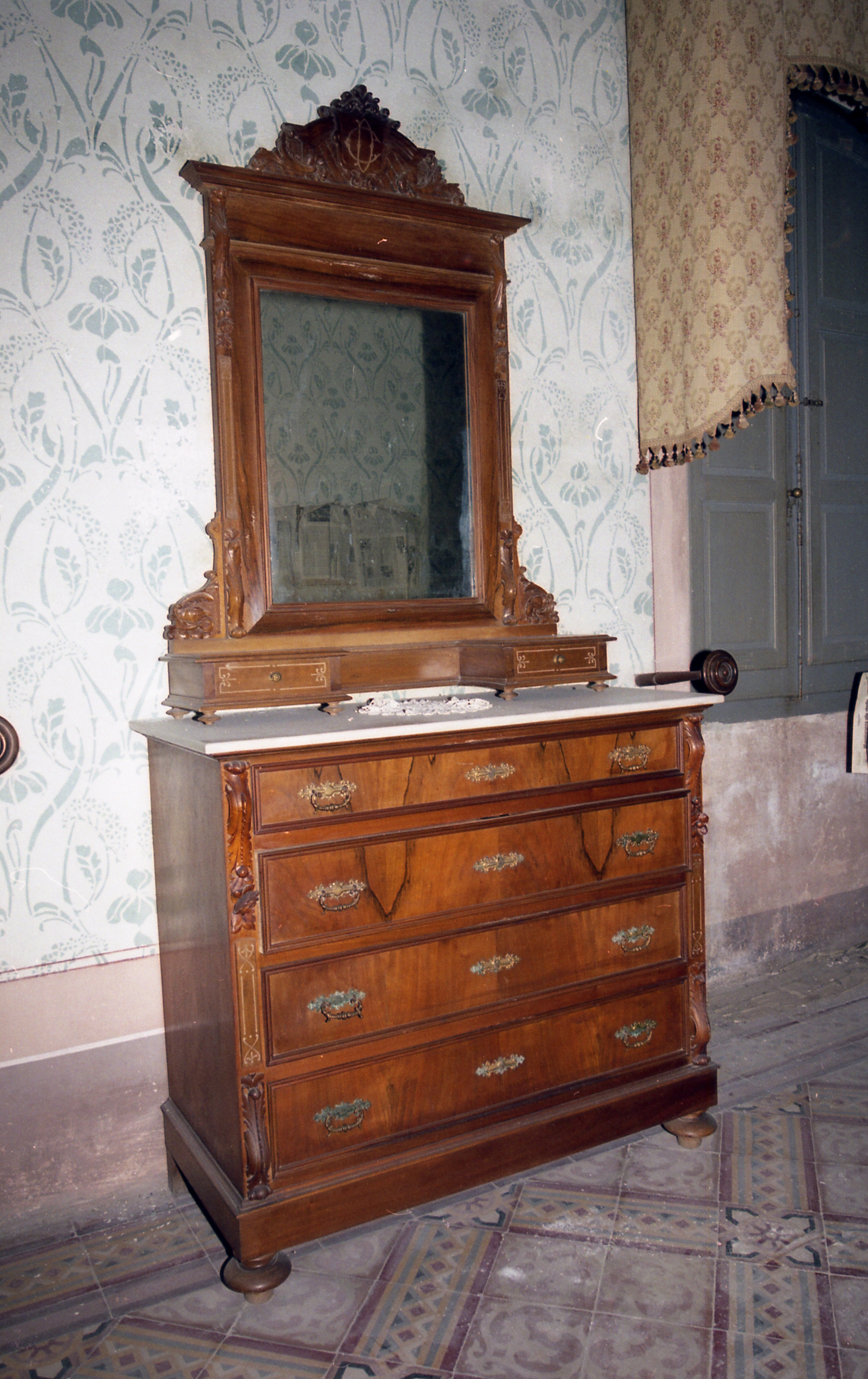 Soggetto assente (commode) di Fratelli Clemente (bottega) (ultimo quarto XIX)