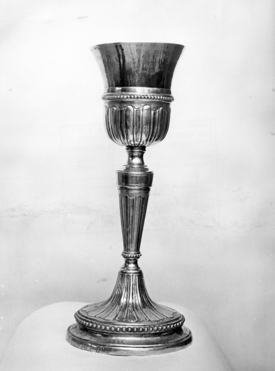 calice - bottega Italia meridionale (XIX)