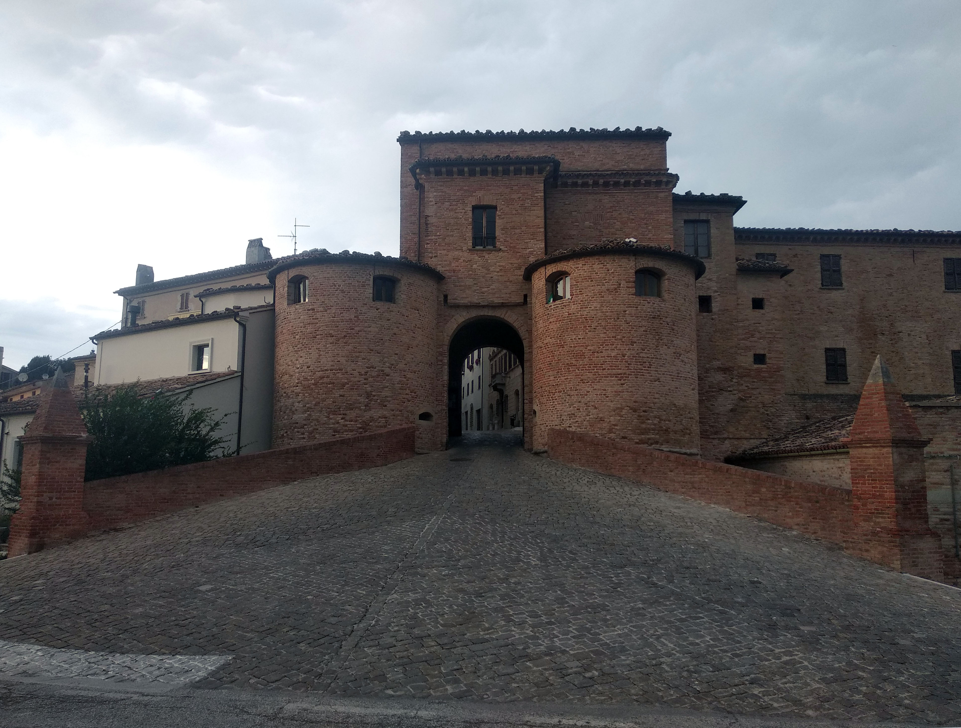 Porta Maggiore (porta, di accesso) - Mombaroccio (PU) 