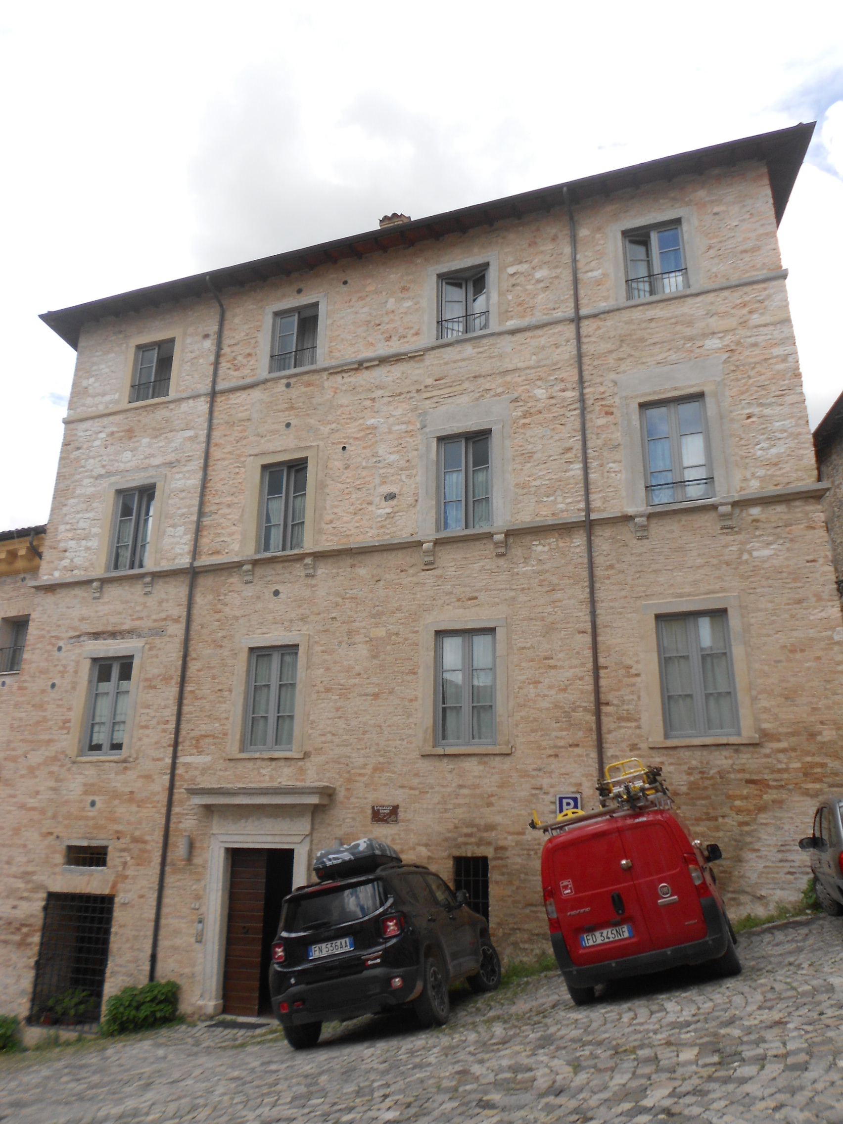 Palazzo Passionei (palazzo, gentilizio) - Fossombrone (PU)  (XVII)