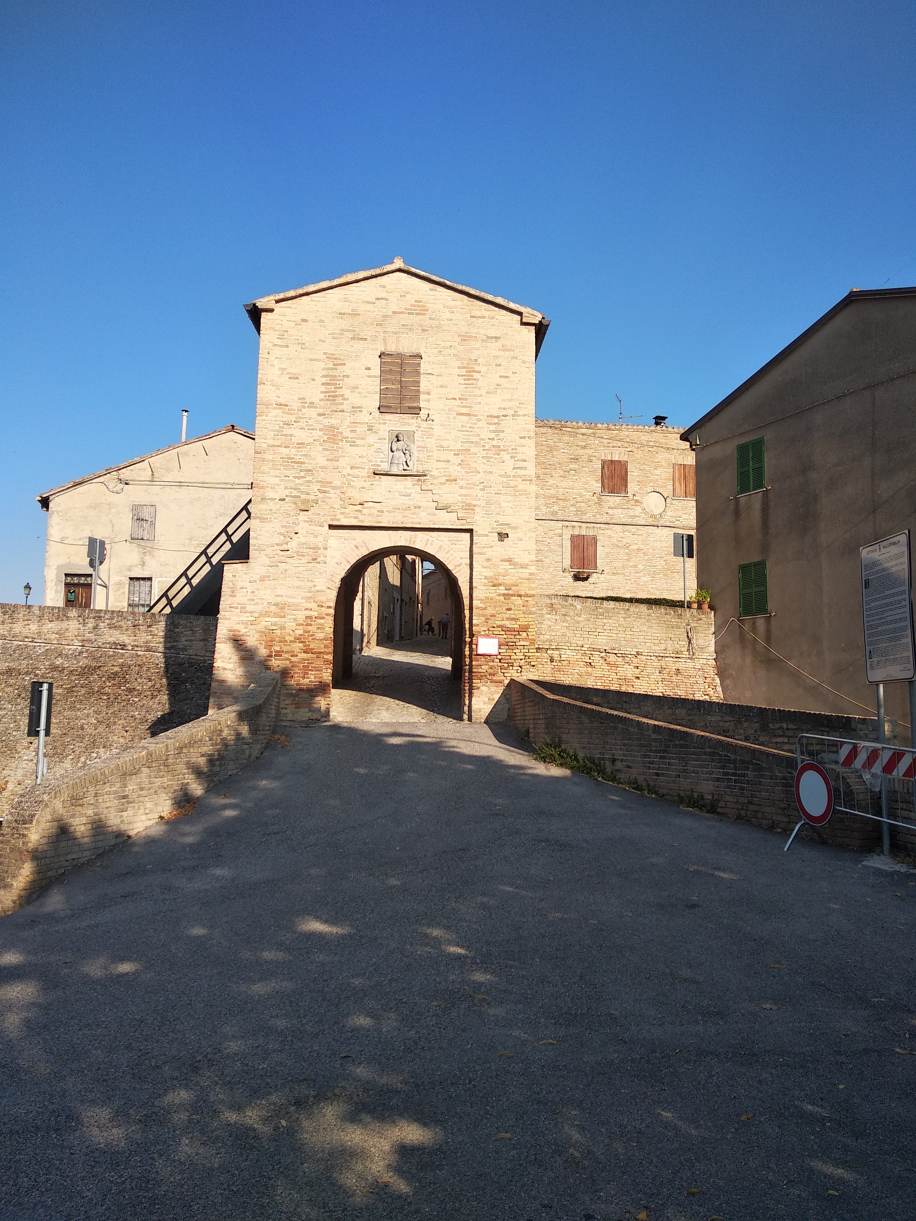 Porta e mura urbiche (mura, urbiche) - Vallefoglia (PU)  (XV)
