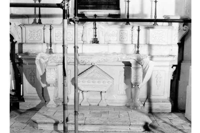 altare - produzione pugliese (prima metà sec. XIX)