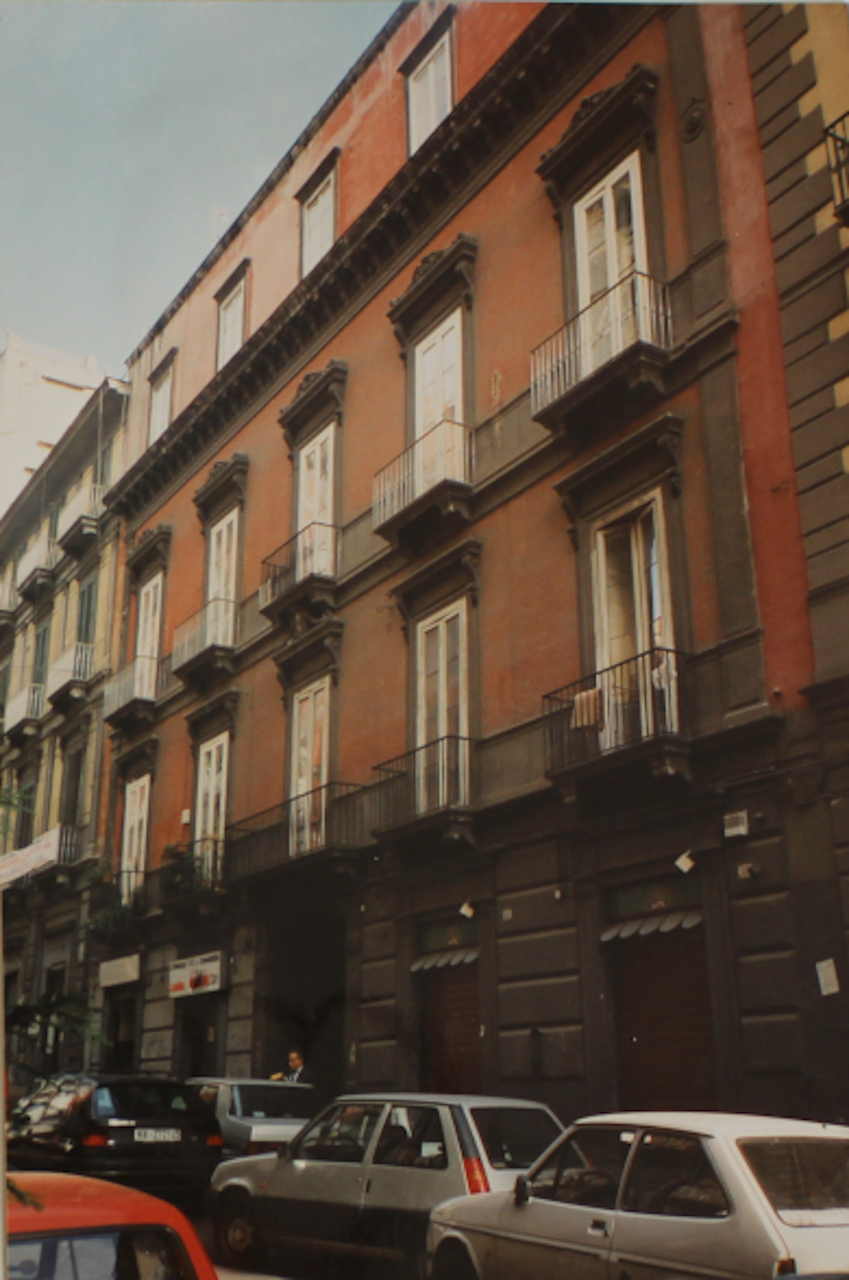 Palazzo in via Vincenzo Bellini n. 49 (palazzo, civico) - Napoli (NA) 
