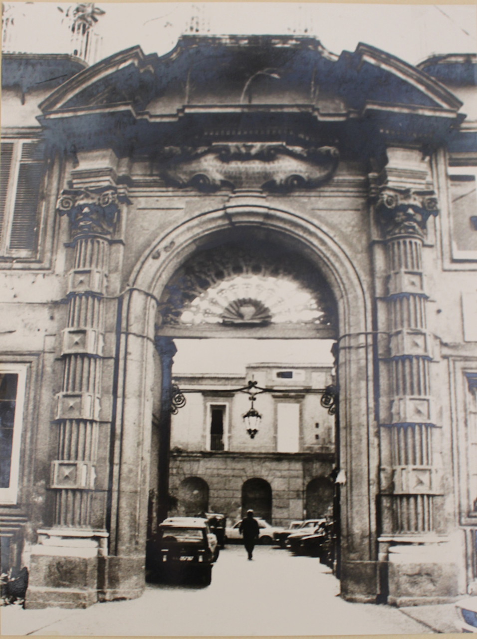 Palazzo Pignatelli di Monteleone: portale (portale) - Napoli (NA)  (XVI; XVIII)