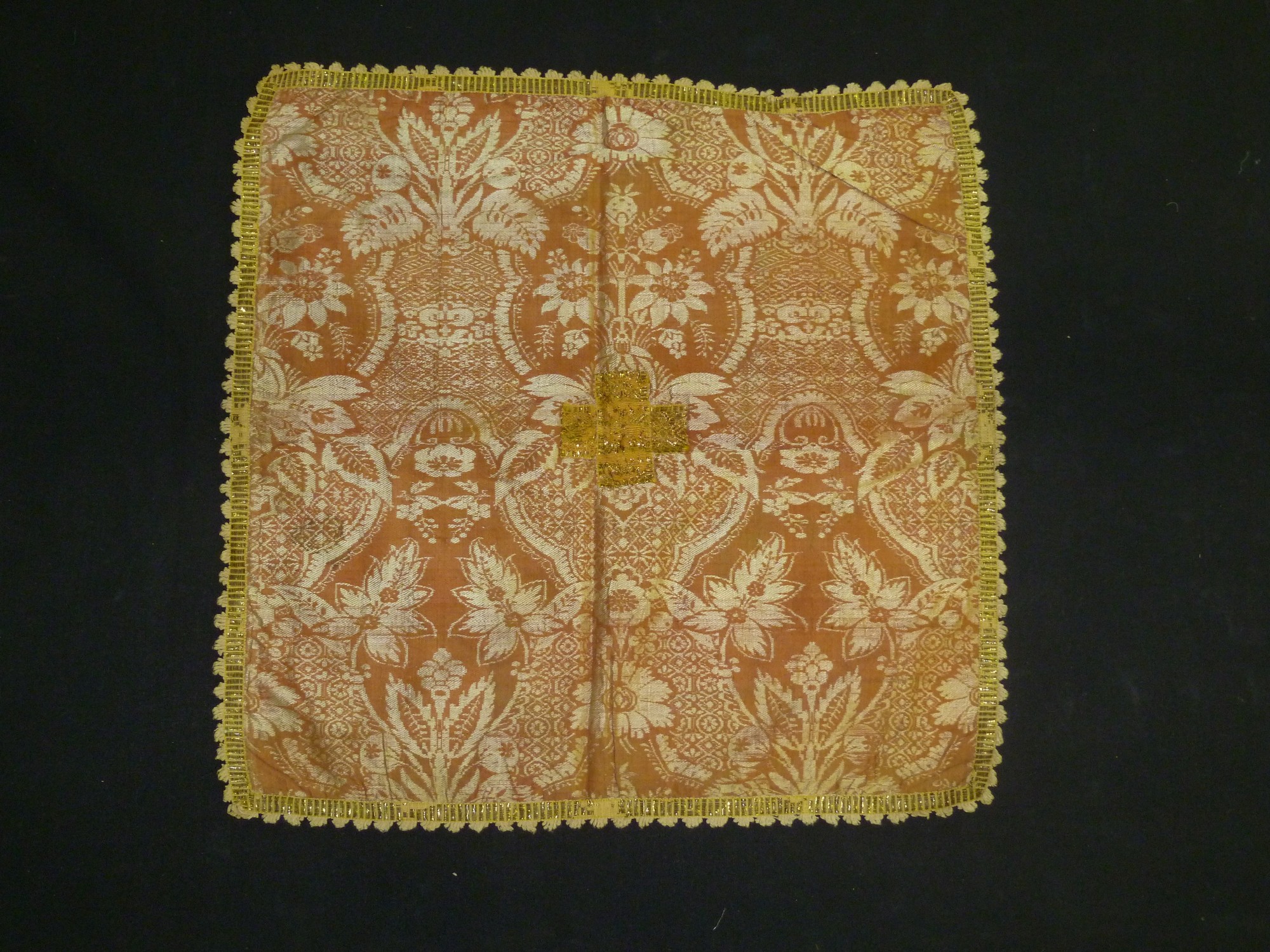 velo di calice, elemento d'insieme - manifattura francese (primo quarto XVIII)