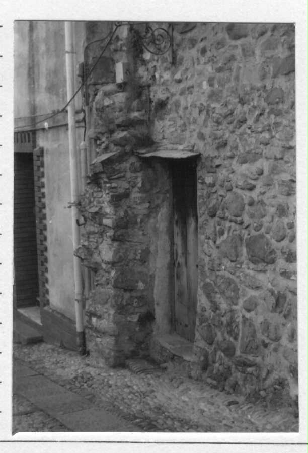 Antica Porta del paese (porta (rudere), civica) - Castellaro (IM)  (XVI)