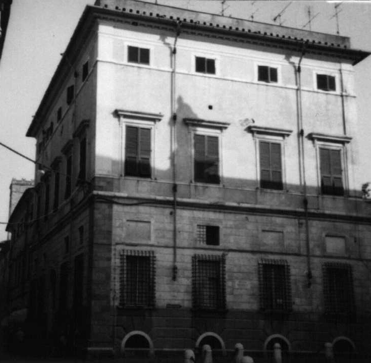 Palazzo De Benedetti (palazzo) - Sarzana (SP)  (XVI, metà)