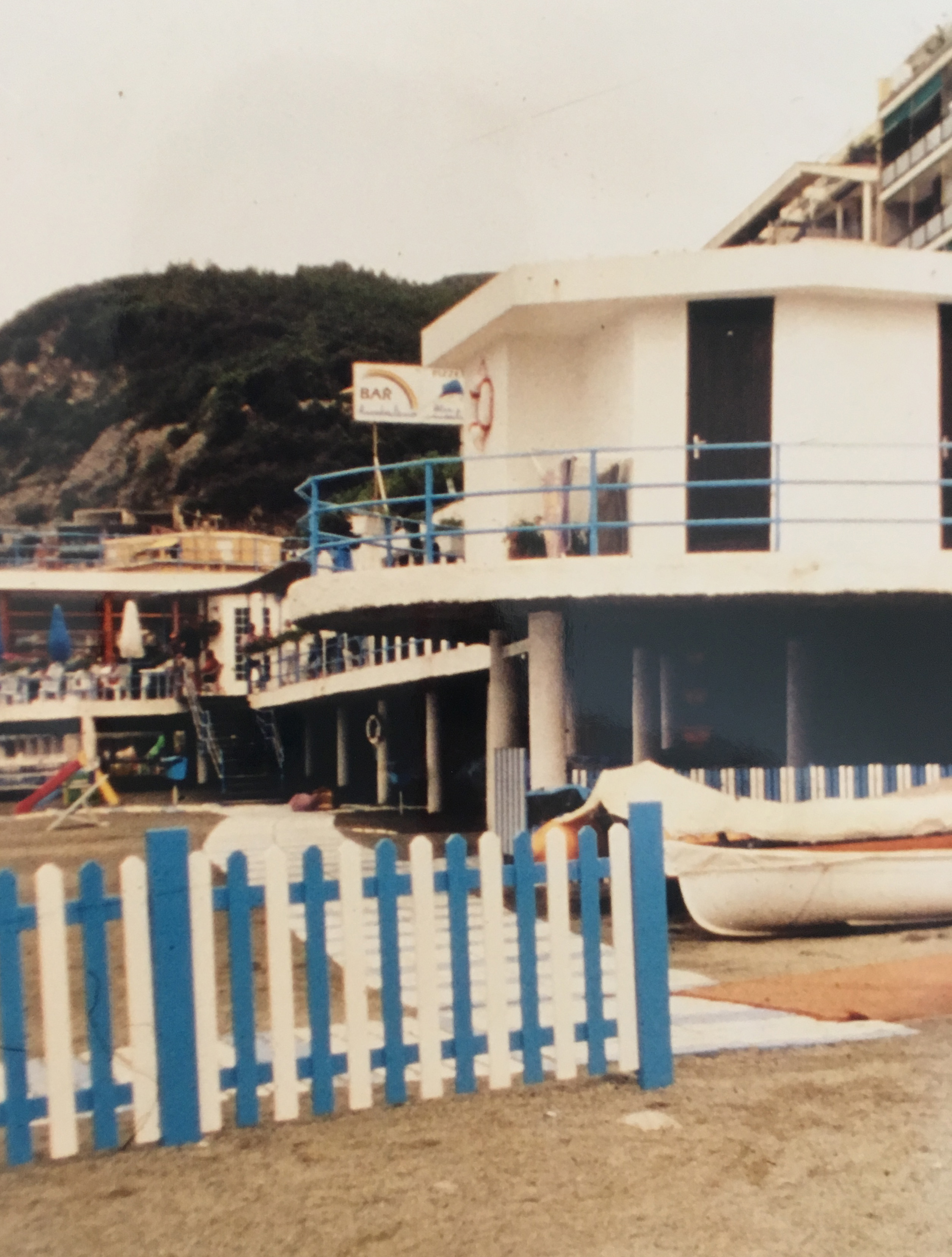 Bagni Arcobaleno (stabilimento, balneare) - Deiva Marina (SP)  (XX)