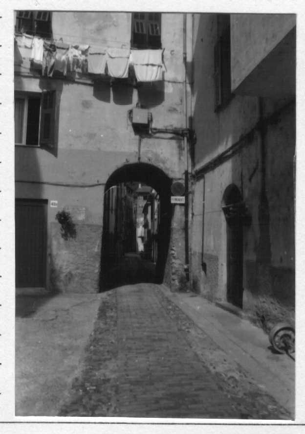 Porta del Poggetto (porta, civica) - Badalucco (IM)  (XVII, Prima metà)