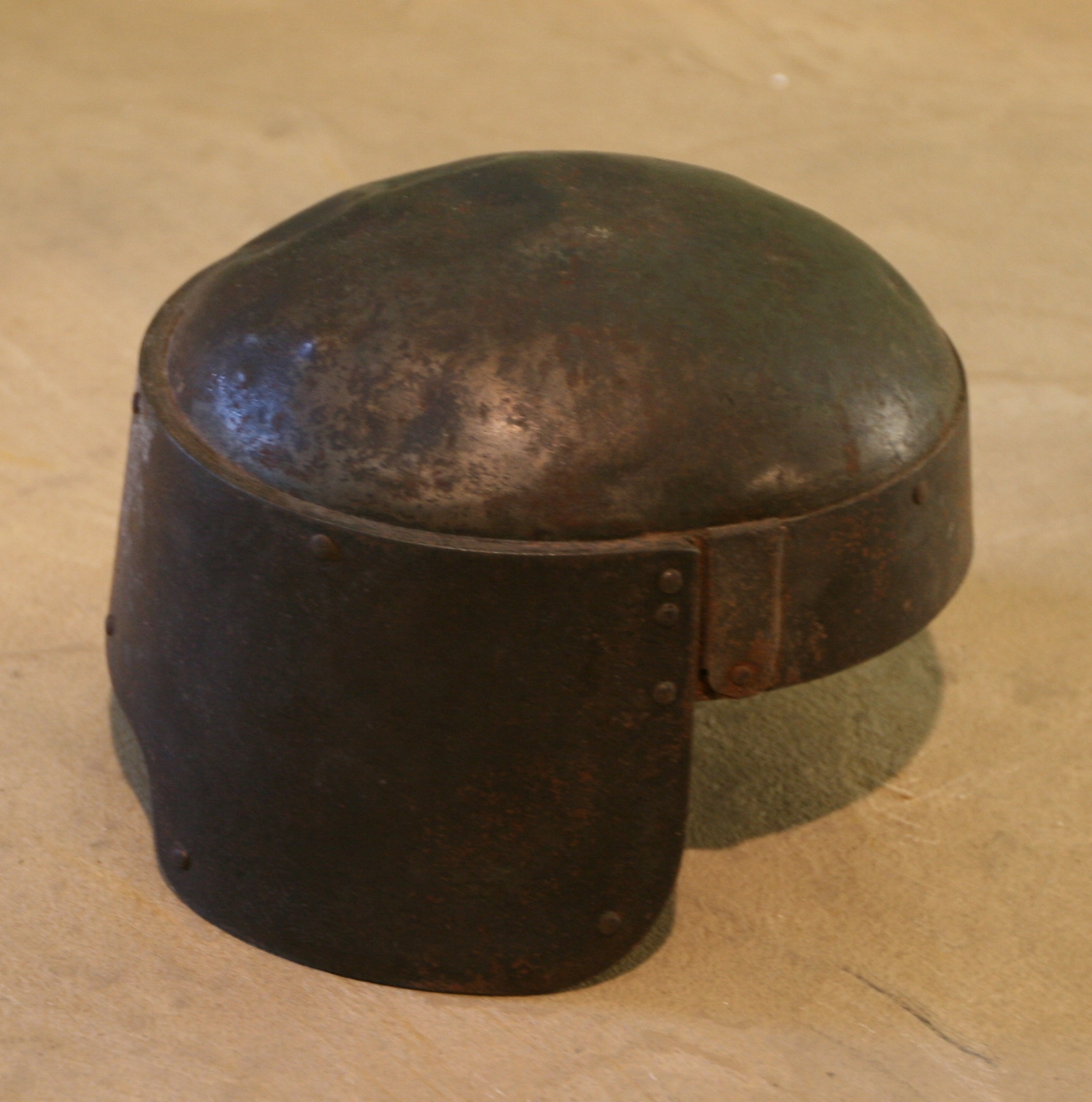 "Farina", da trincea mod. Alto (elmetto, militare, da campo, maschile) (XX secolo)