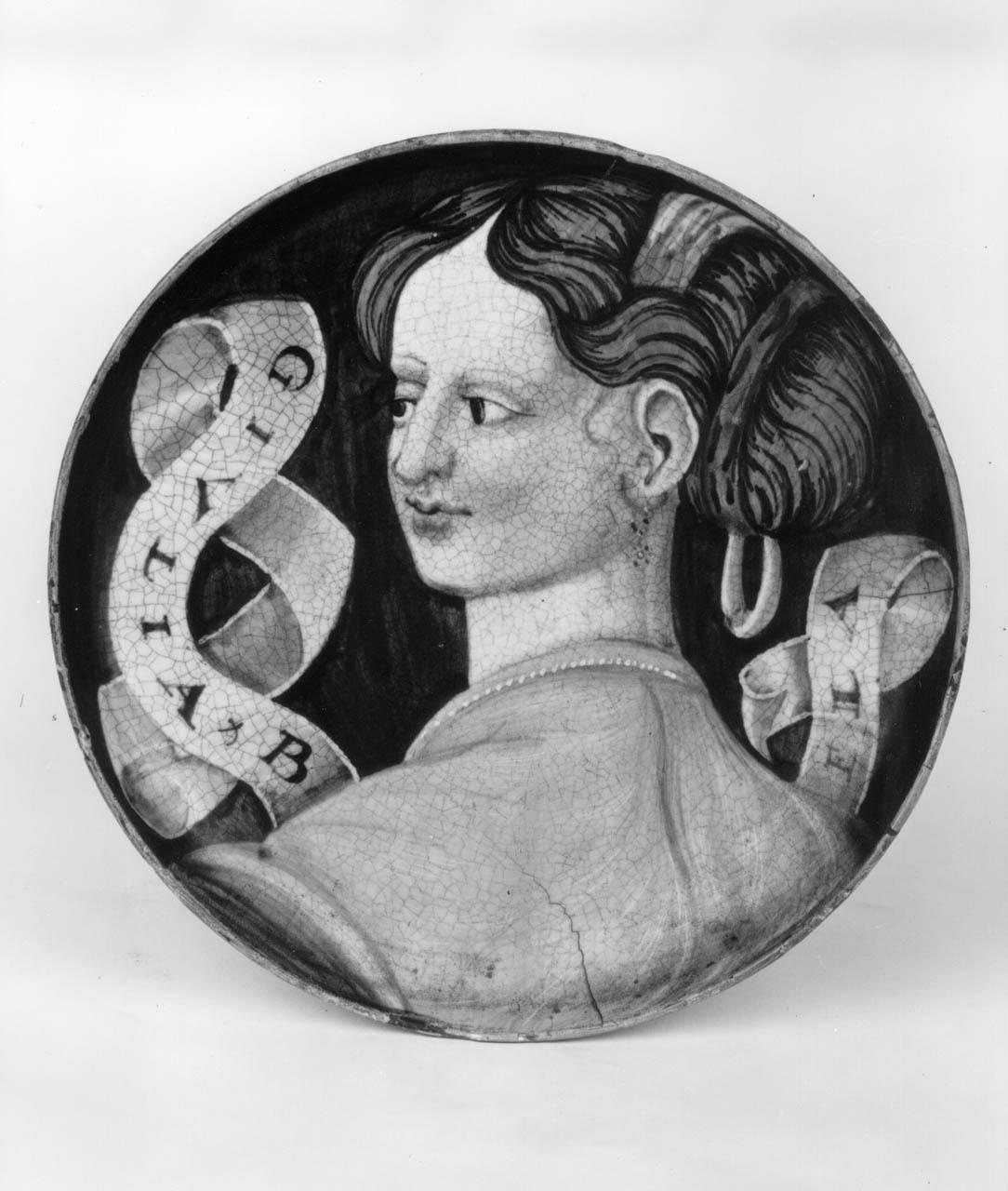 ritratto di Giulia (piatto) - manifattura di Casteldurante (sec. XVI)
