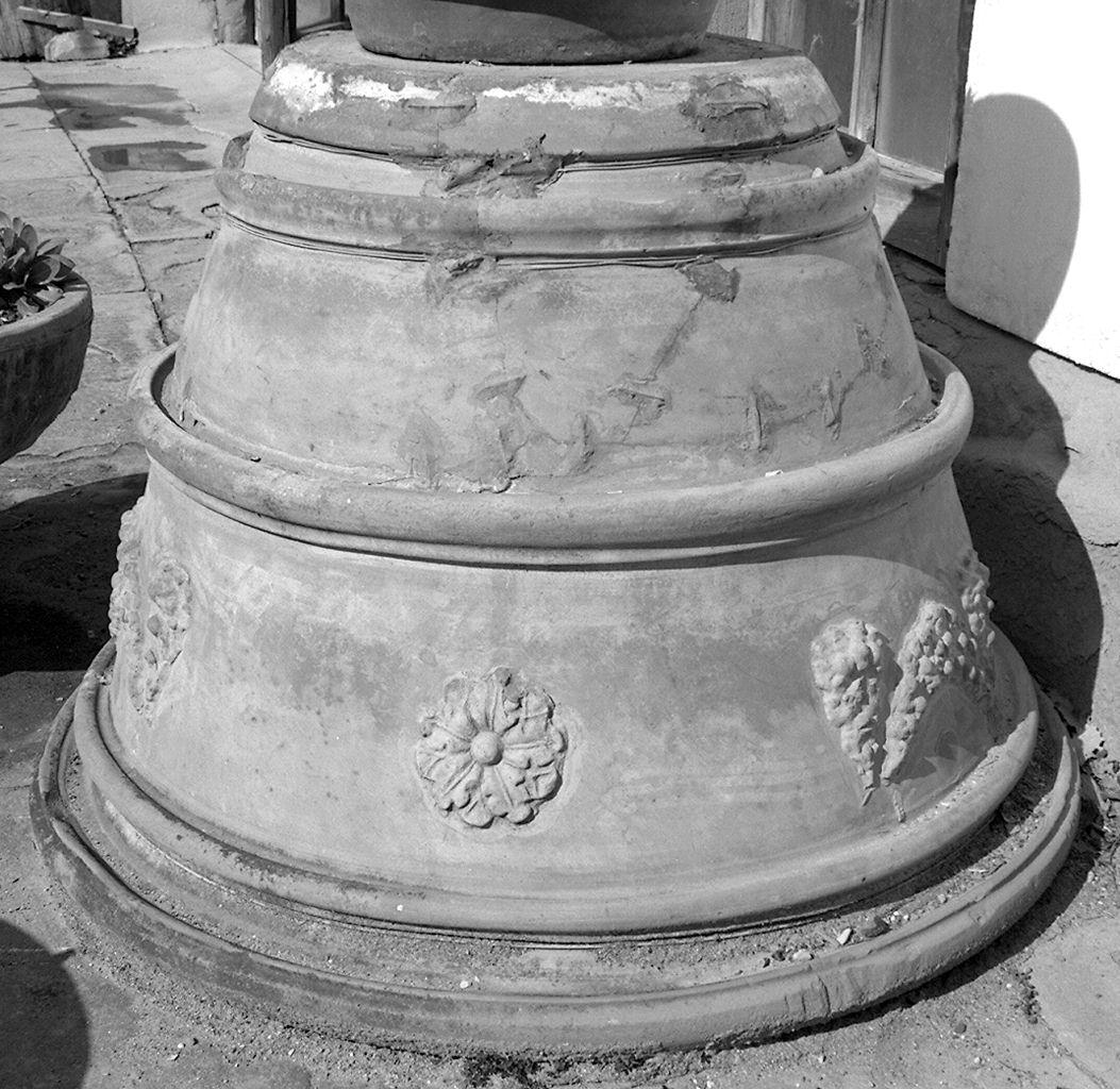 vaso - produzione fiorentina (seconda metà sec. XVIII)