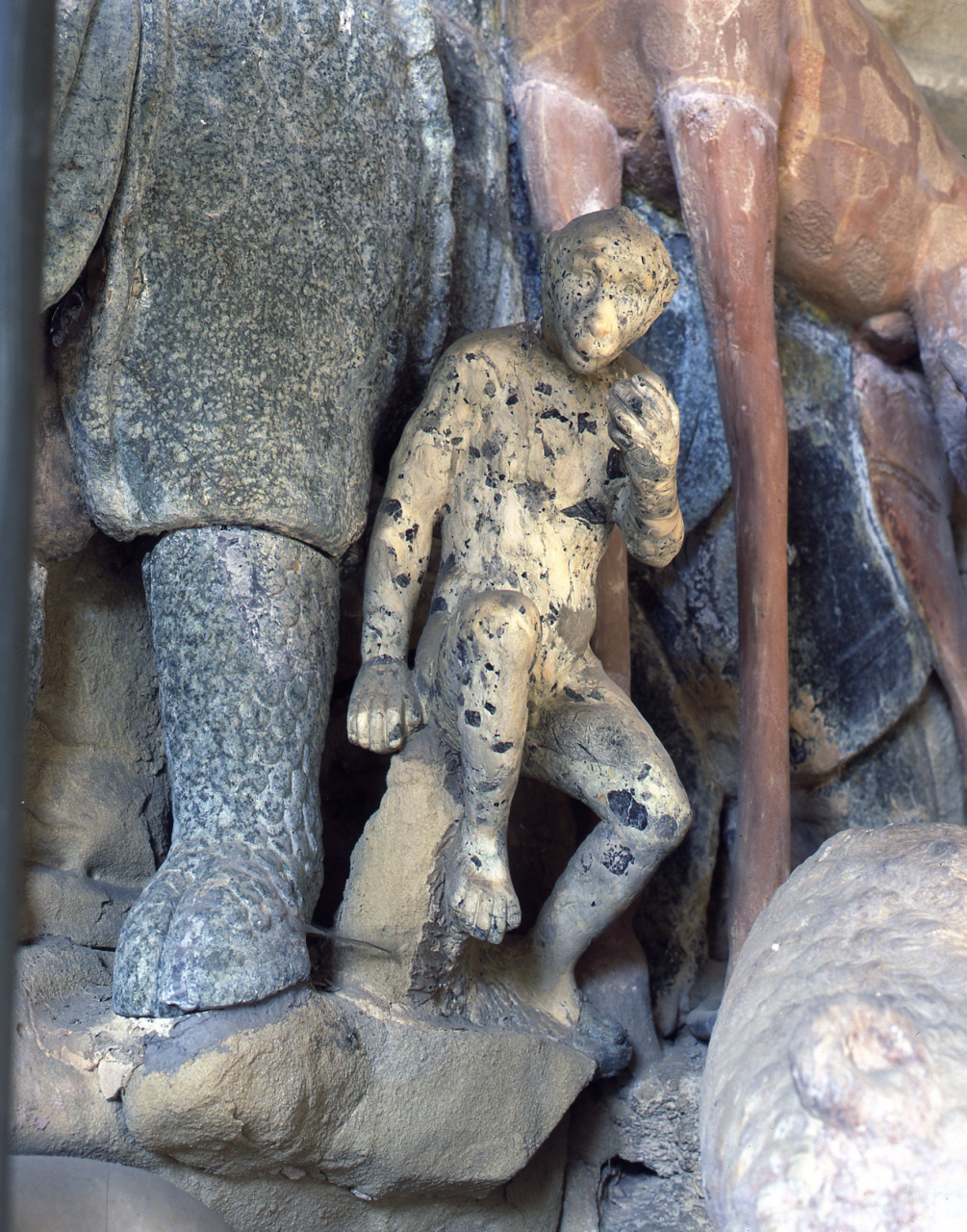 scimmia che mangia un pomo (scultura) di Pericoli Niccolò detto Tribolo (cerchia) (sec. XVI)