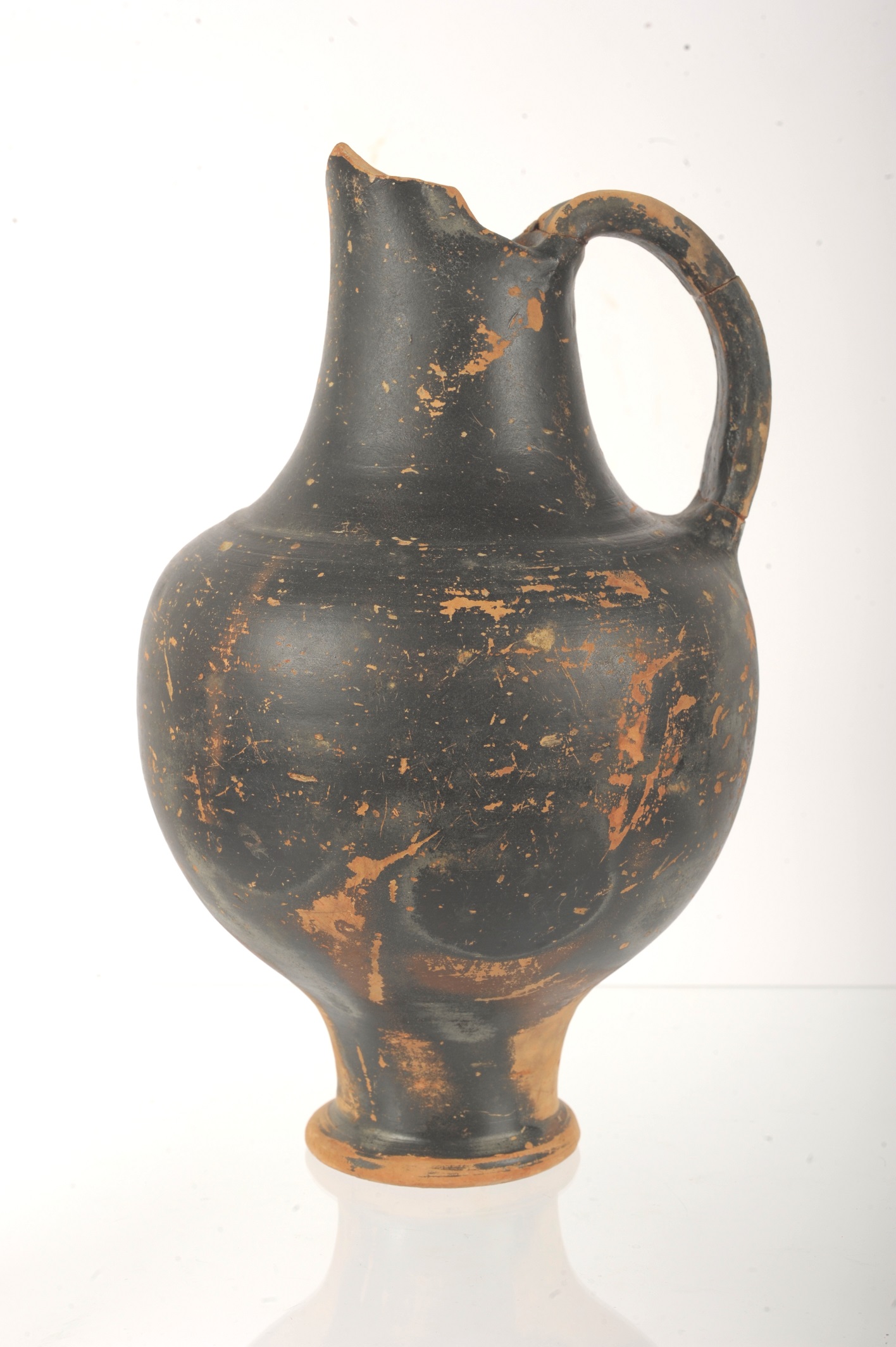 oinochoe con becco a cartoccio, Morel 5721b1 - produzione adriese (fine sec. IV a.C)