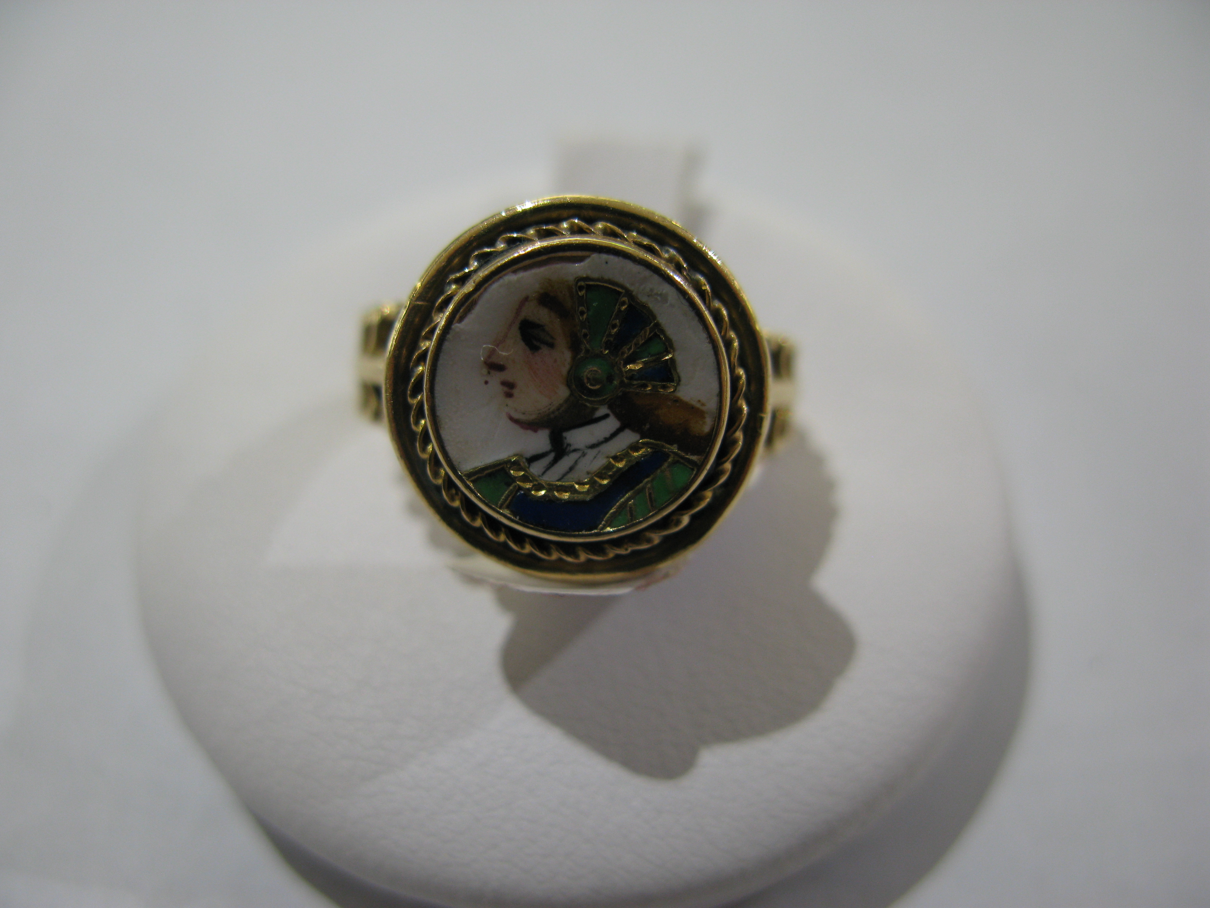 busto di donna (anello - a bottone, opera isolata) - bottega Italia meridionale (seconda metà XIX)