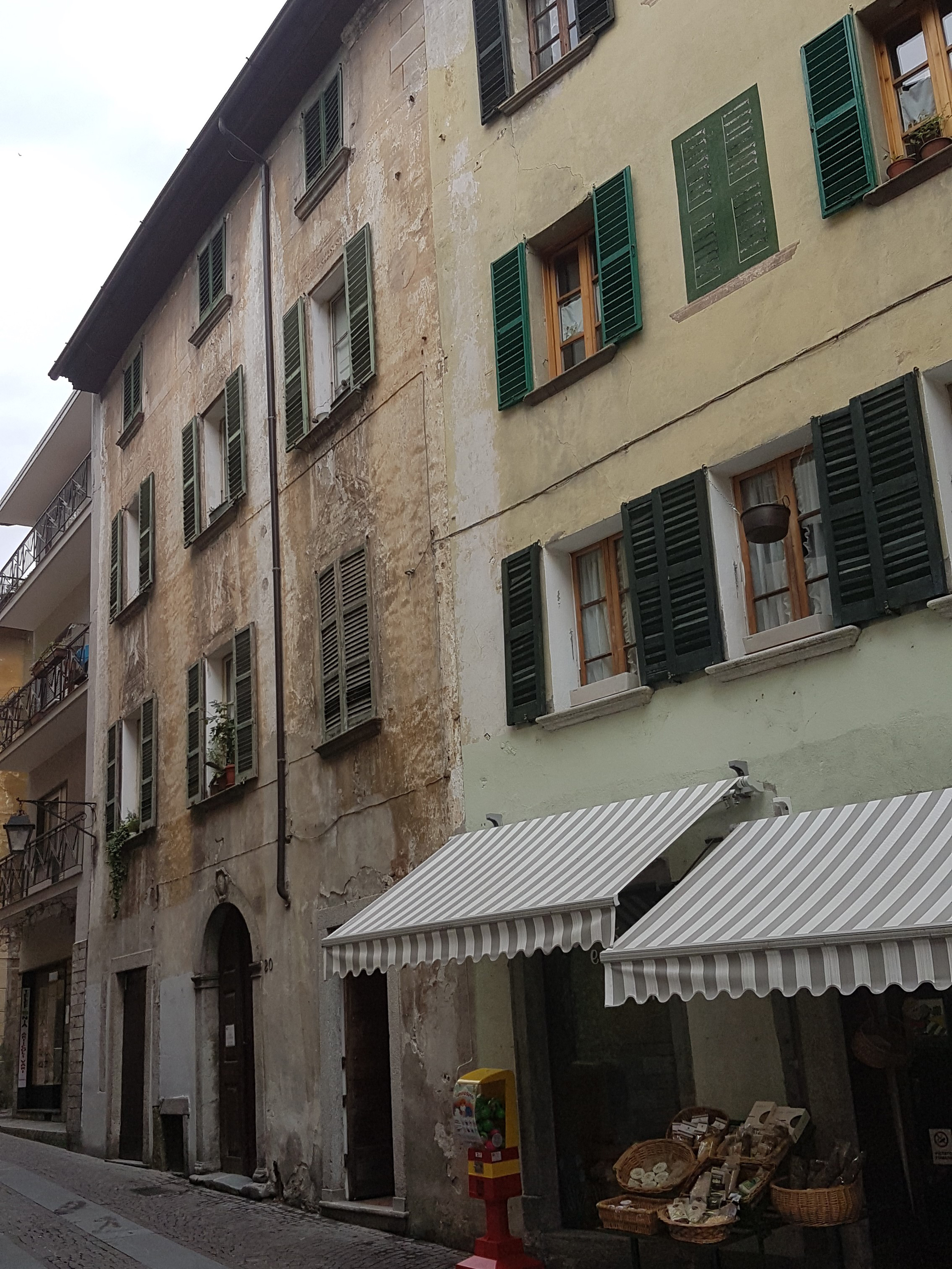 [Casa in via P. Bossi, 20] (casa) - Chiavenna (SO)  (XVI; XIX)