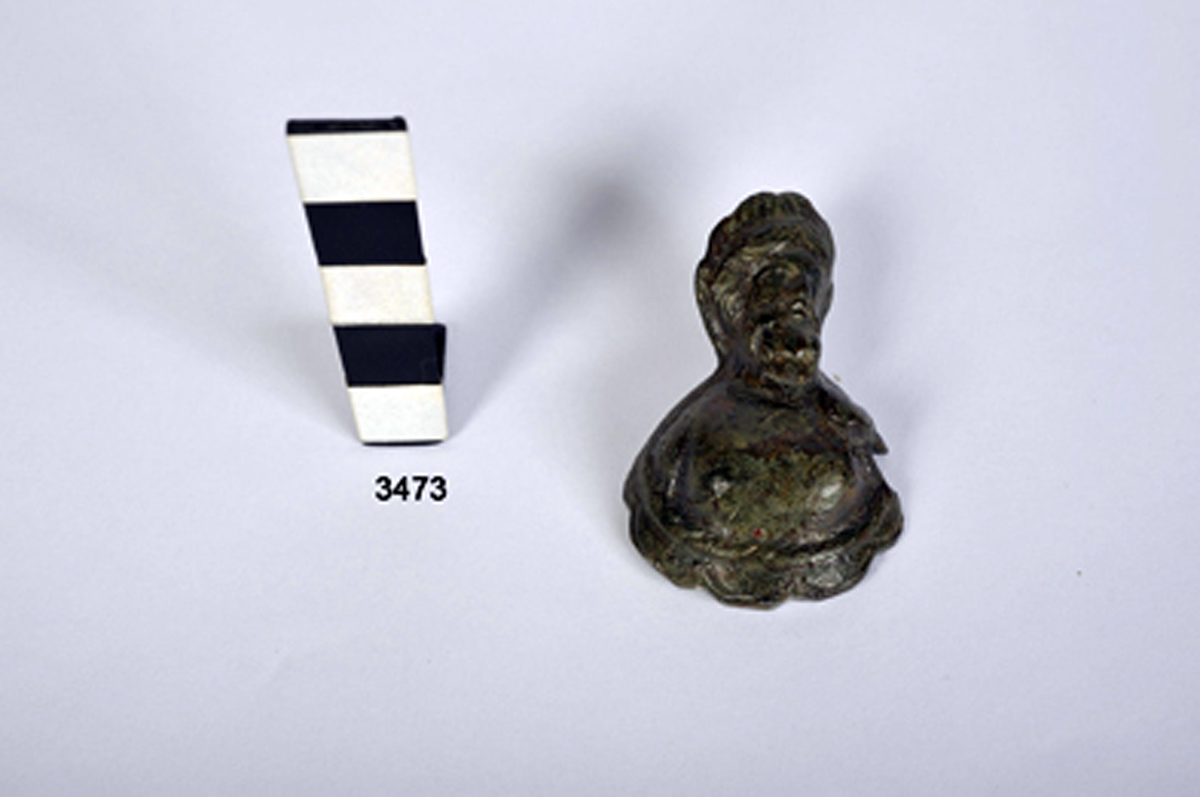 bustino (eta' non precisabile)