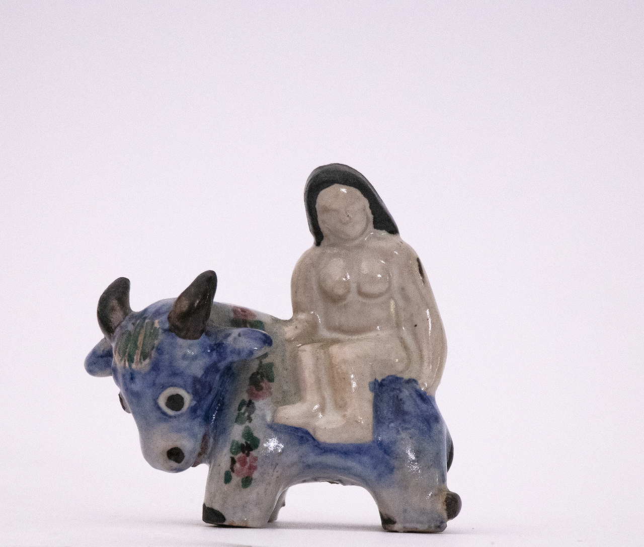 Donna nuda su toro (scultura, opera isolata) di Dölker, Richard (cerchia) (prima metà XX)