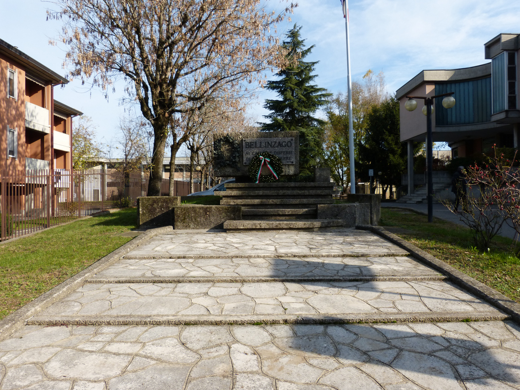 monumento ai caduti, opera isolata di Appuani (attribuito) - ambito italiano (seconda metà sec. XX)