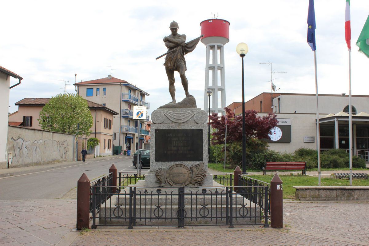 monumento ai caduti, opera isolata di Laforet Alessandro (attribuito) - ambito italiano (secondo quarto sec. XX)