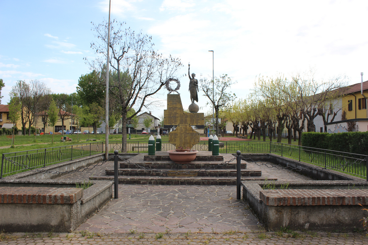 monumento ai caduti, opera isolata - ambito italiano (terzo quarto sec. XX)
