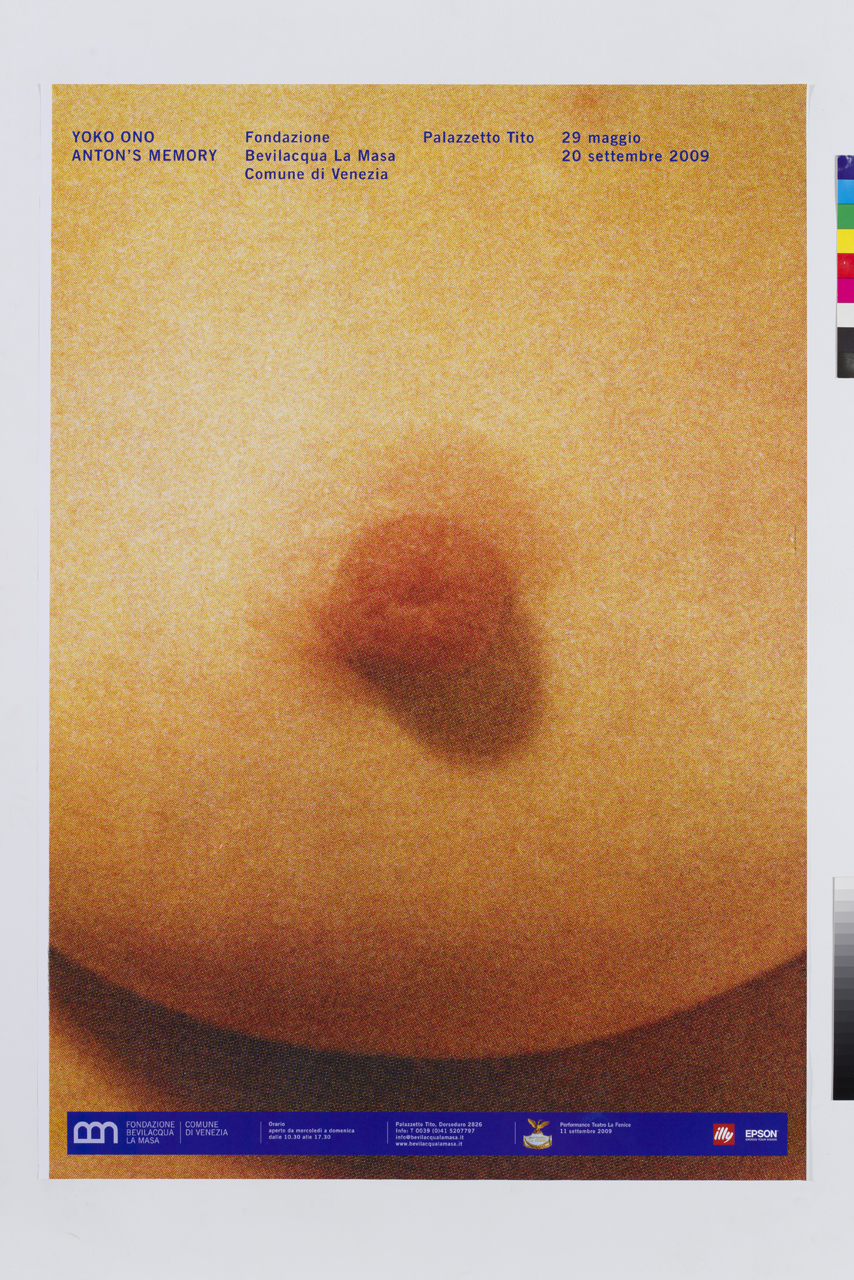 opera fotografica di Yoko Ono con seno femminile (manifesto) - ambito italiano (XXI)