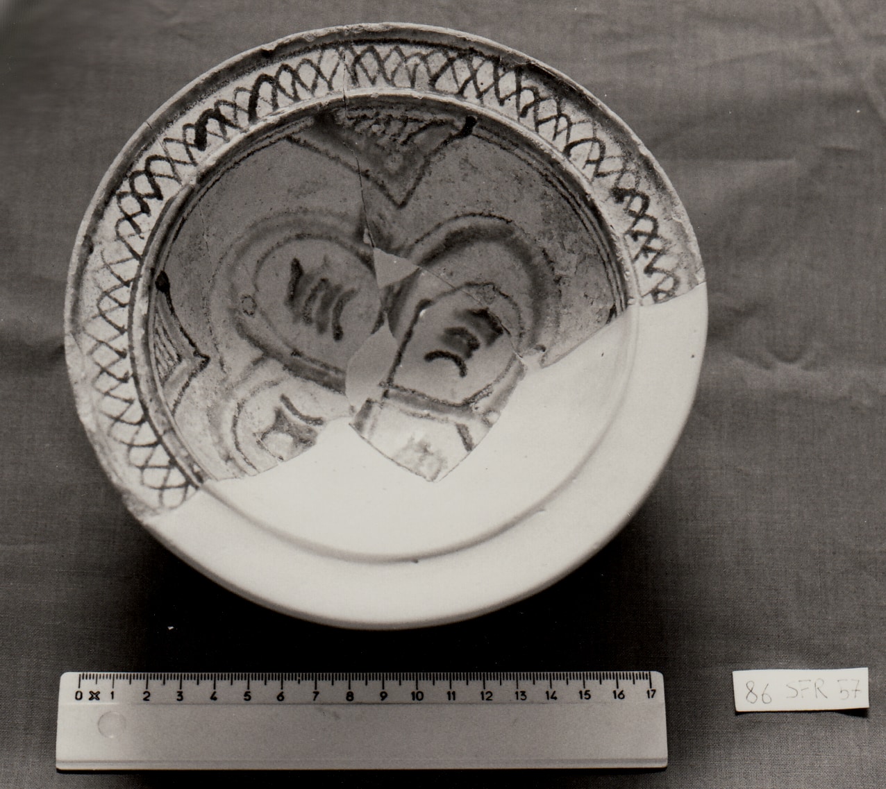 scodella - produzione savonese (XIII sec. d.C)