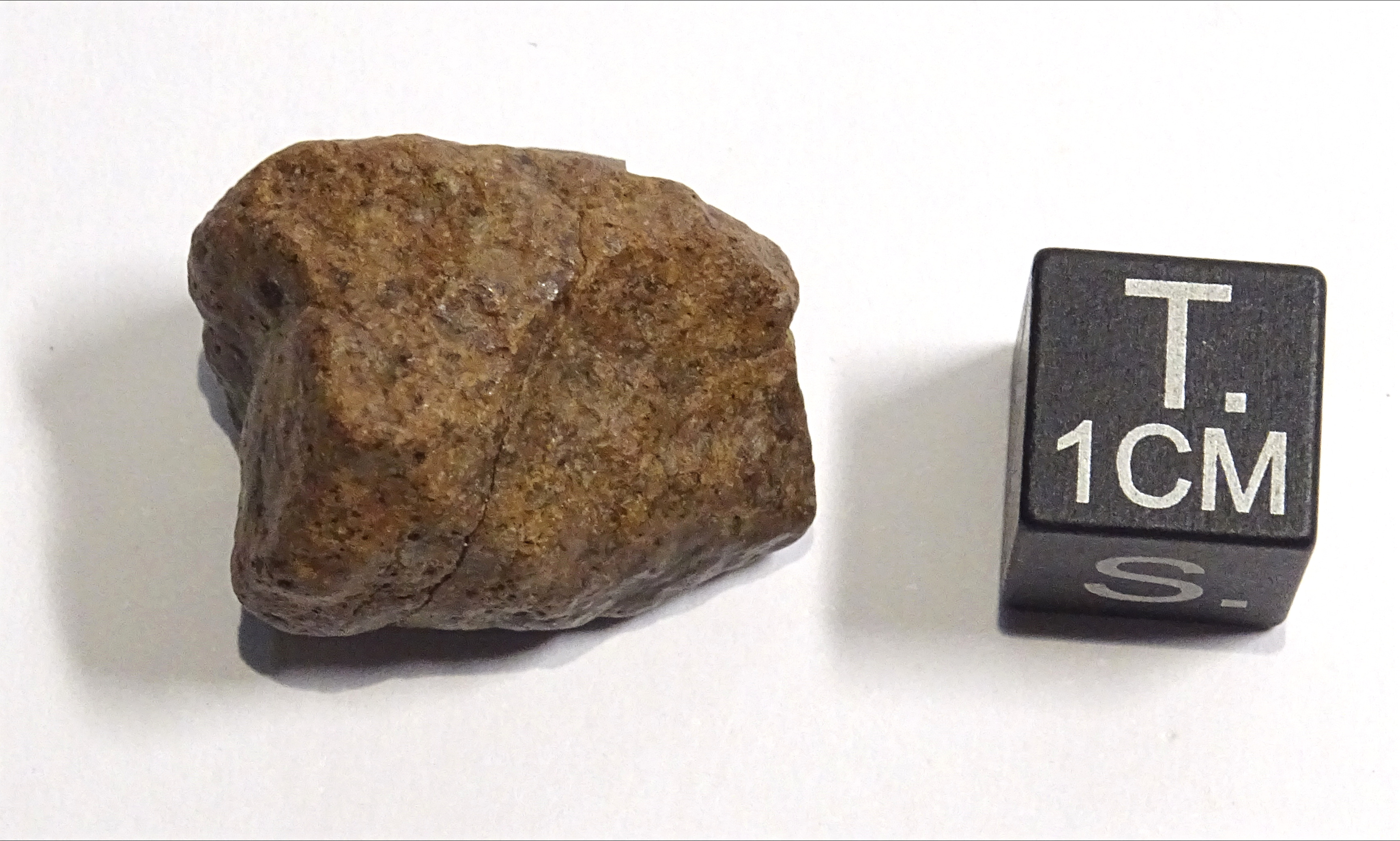Meteorite/ Condrite ordinaria/ Northwest Africa 6689 (esemplare)
