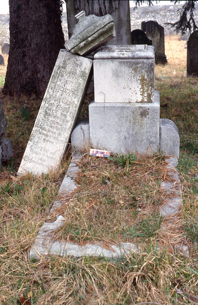 monumento funebre - a obelisco - ambito ebraico (XX)