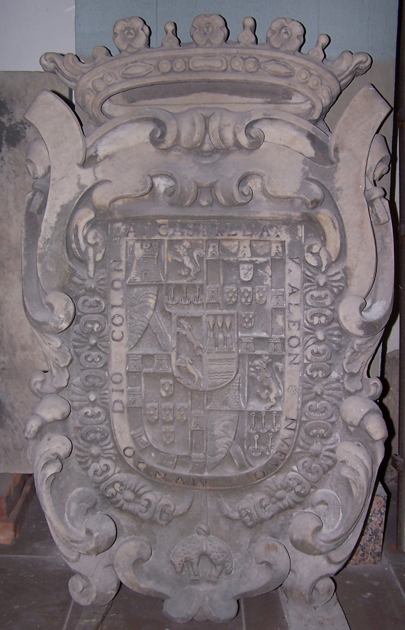 Scudo figurato sormontato da corona e attorniato da cartocci (stemma vicereale) - bottega messinese (fine XVII)